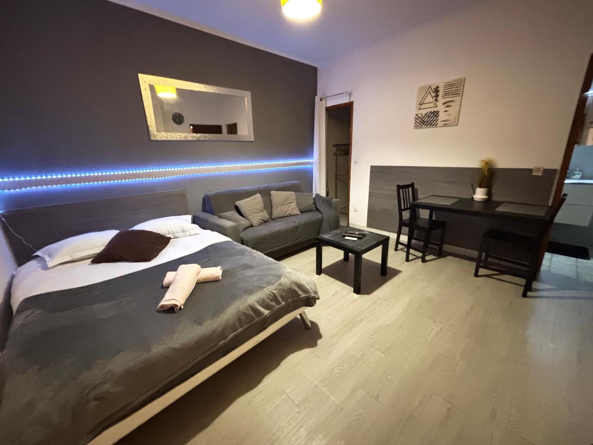 Апартаменты Le Lorrain Wifi Un Sejour A Part Мец Экстерьер фото